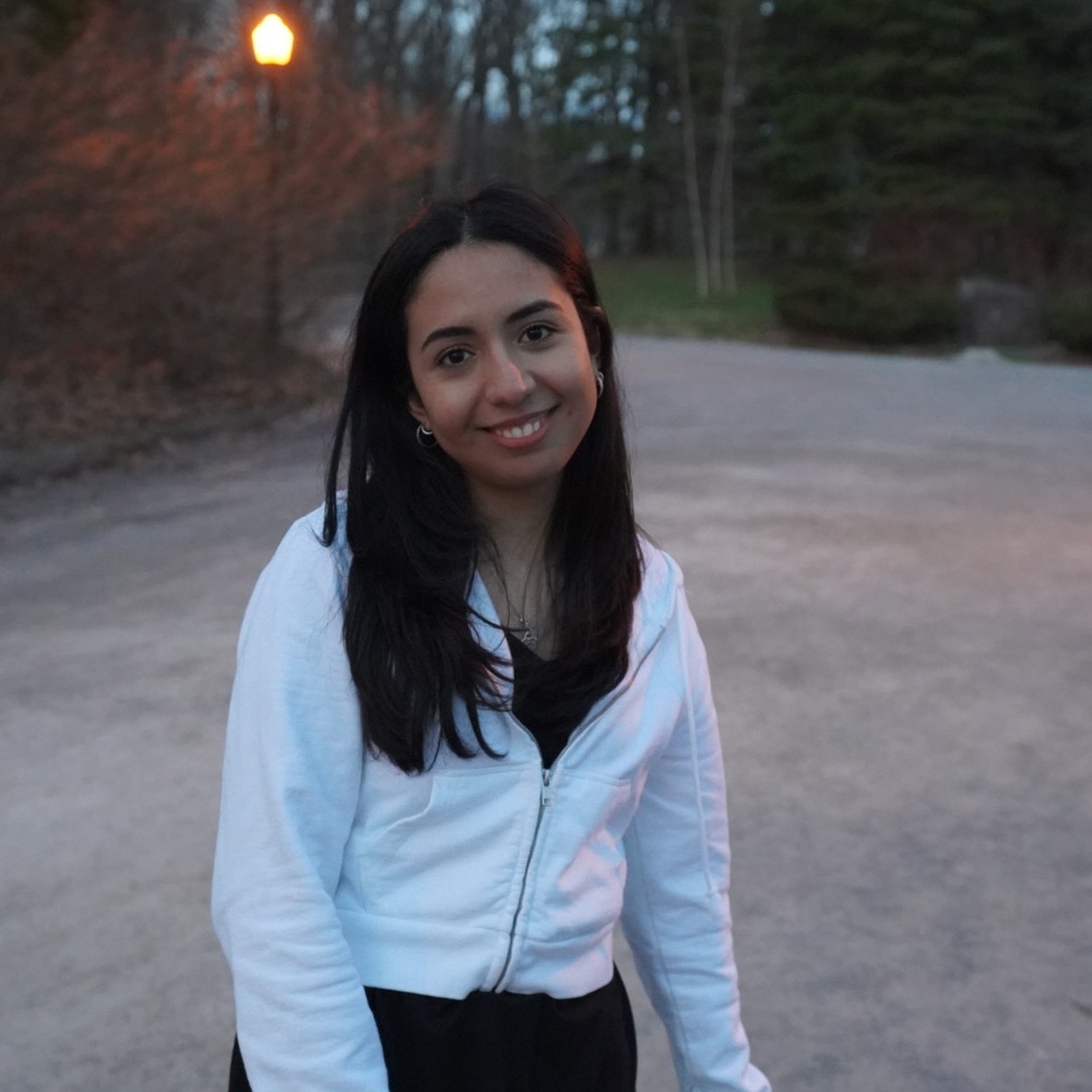 Meet your Posher, Cassandra